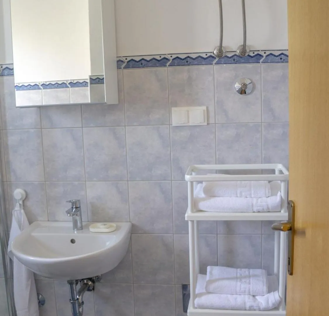 Dub Apartments Malinska Croatia